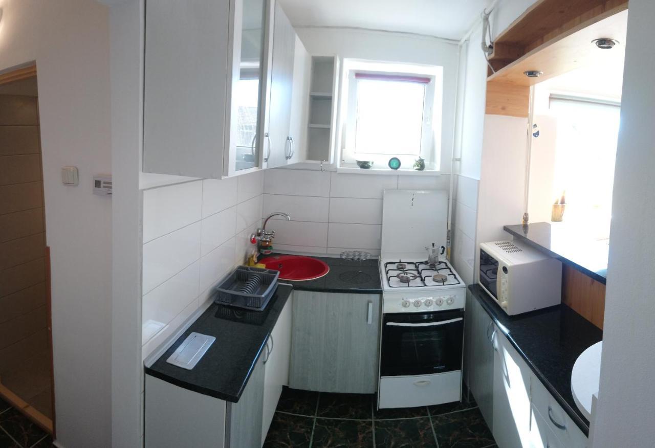 Simple And Comfortable Apartman Csíkszereda Kültér fotó