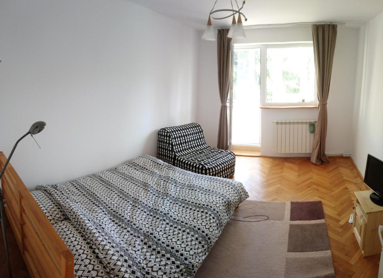 Simple And Comfortable Apartman Csíkszereda Kültér fotó